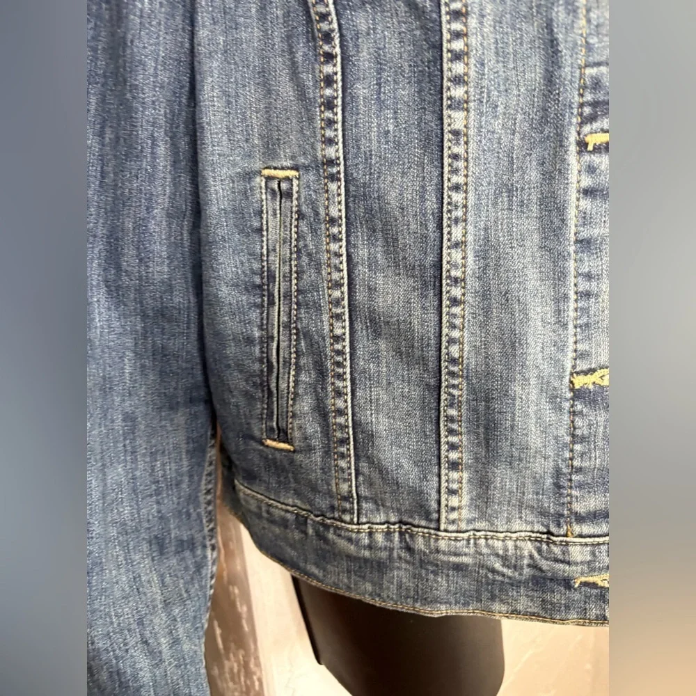 Levis womens Original Trucker Medium
Wash denim Jean jacket sz M preloved - Picture 7 of 12